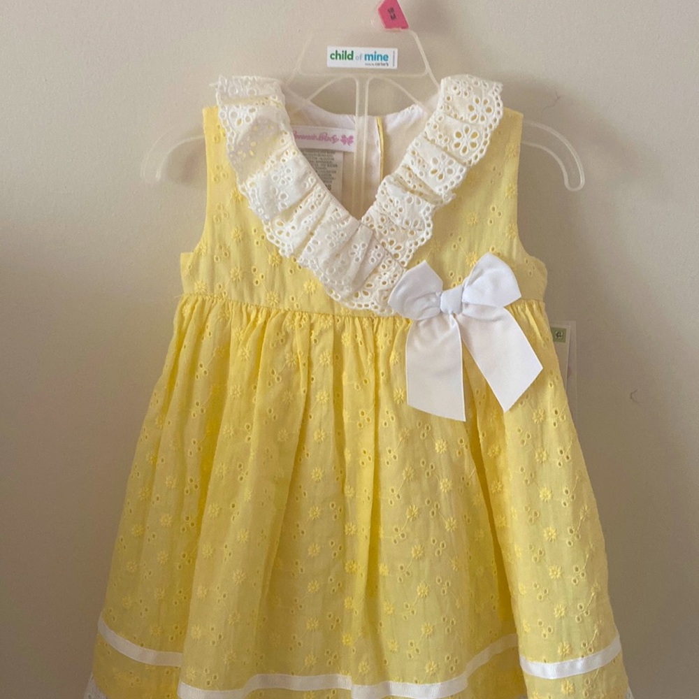 Baby girl dresses. (New) 18 M